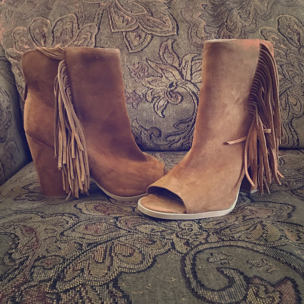 Women’s DV peep toe fringe bootie